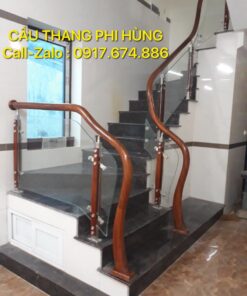 Các mẫu cầu thang kính tại Hà Nội
