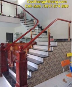 Mẫu cầu thang kính đẹp tại Hà Nội