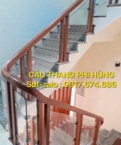 Cầu thang kính cường lực tại Hà Nội