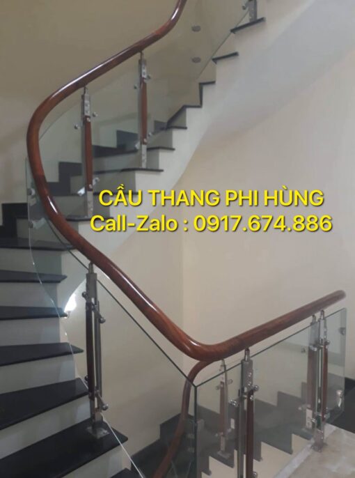 Cầu thang kính cường lực Hà Nội