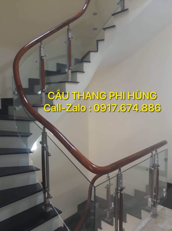 Cầu thang kính cường lực Hà Nội