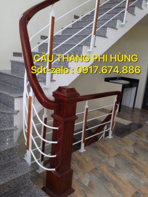 Cầu thang sắt , cầu thang sắt tay vịn gỗ. Cầu thang sắt nghệ thuật, cầu thang đẹp Hà Nội