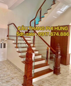 Cầu thang kính, cầu thang kính đẹp, cầu thang kính gỗ, cầu thang kính cường lực tay vịn gỗ tại Hà Nội
