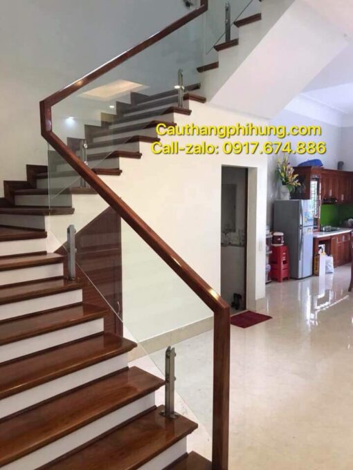 Cầu thang gỗ kính đẹp 666