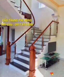 Báo giá cầu thang kính đẹp tay vịn gỗ