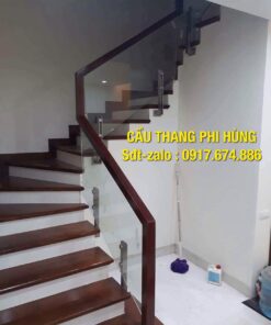 Cầu thang kính cường lực tay vịn gỗ, inox. Cầu thang kính đẹp Hà Nội