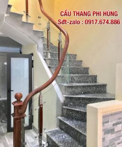1003 mẫu cầu thang kính cường lực tay vịn gỗ
