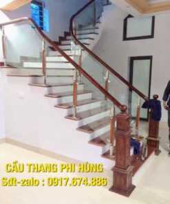 Cầu thang kính tay vịn gỗ gỗ