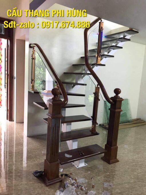 Các mẫu cầu thang xương cá mặt bậc gỗ đẹp nhất