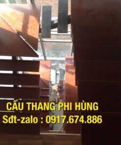 Cầu thang xương cá tại Hà Nội
