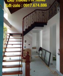 Cầu thang xương cá mặt bậc gỗ đẹp