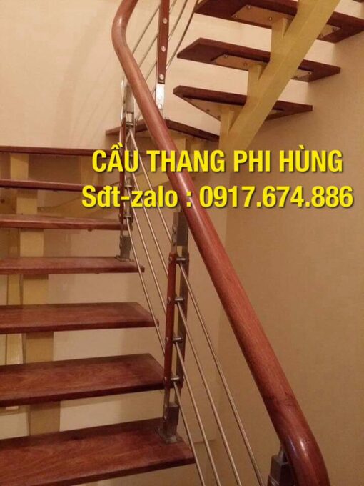Cầu thang xương cá tại Hà Nội