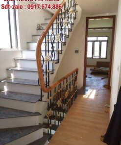 Cầu thang sắt gỗ tại Hà Nội, lan can sắt nghệ thuật