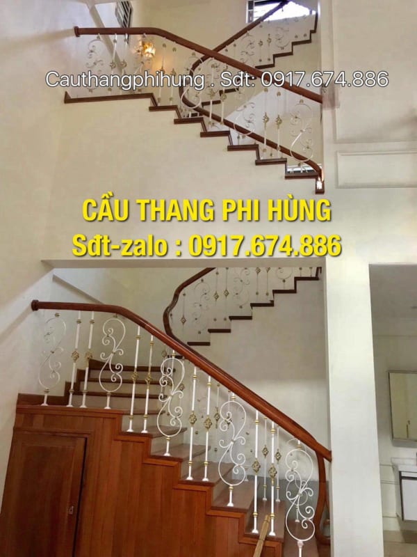 Cầu thang sắt nghệ thuật ở Hà Nội, cầu thang sắt nghệ thuật tay vịn gỗ