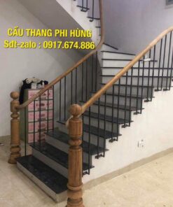 Cầu thang sắt tay vịn gỗ, lan can sắt tay vịn gỗ đẹp