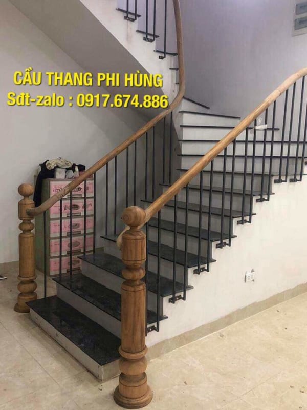 Cầu thang sắt tay vịn gỗ, lan can sắt tay vịn gỗ đẹp