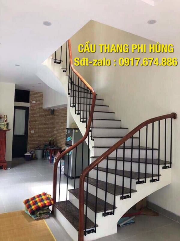 Cầu thang sắt, cầu thang sắt đẹp, cầu thang sắt tay vịn gỗ tại Hà Nội