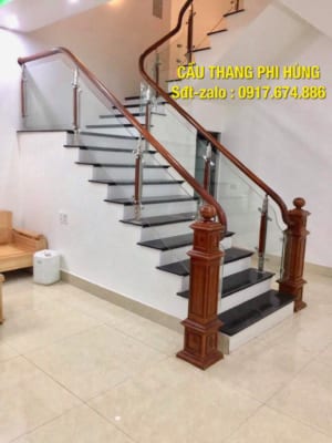 Cầu thang kính, cầu thang kính cường lực, cầu thang kính tay vịn gỗ, inox, cầu thang kính đẹp tại Hà Nội