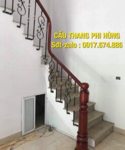 Cầu thang sắt đẹp tại Hà Nội, báo giá cầu thang lan can sắt tay vịn gỗ