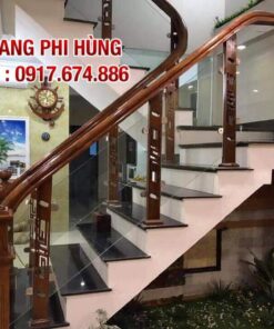 Các mẫu cầu thang kính đẹp, Cầu thang kính tay vịn gỗ inox hiện đại
