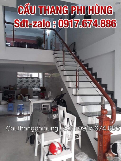 Cầu thang kính ở Hà Nội, Cầu thang kính gỗ đẹp hiện đại