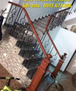 Cầu thang sắt, Cầu thang sắt tay vịn gỗ, Báo giá cầu thang sắt đẹp tay vịn gỗ