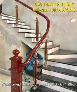 Cầu thang kính gỗ đẹp hiện đại, Lan can cầu thang kính cường lực