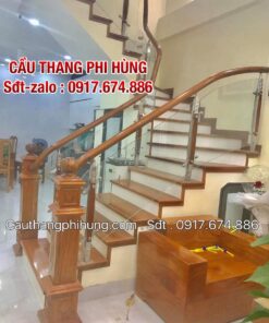 lan can cầu thang kính đẹp, Lan can cầu thang kính tay vịn gỗ