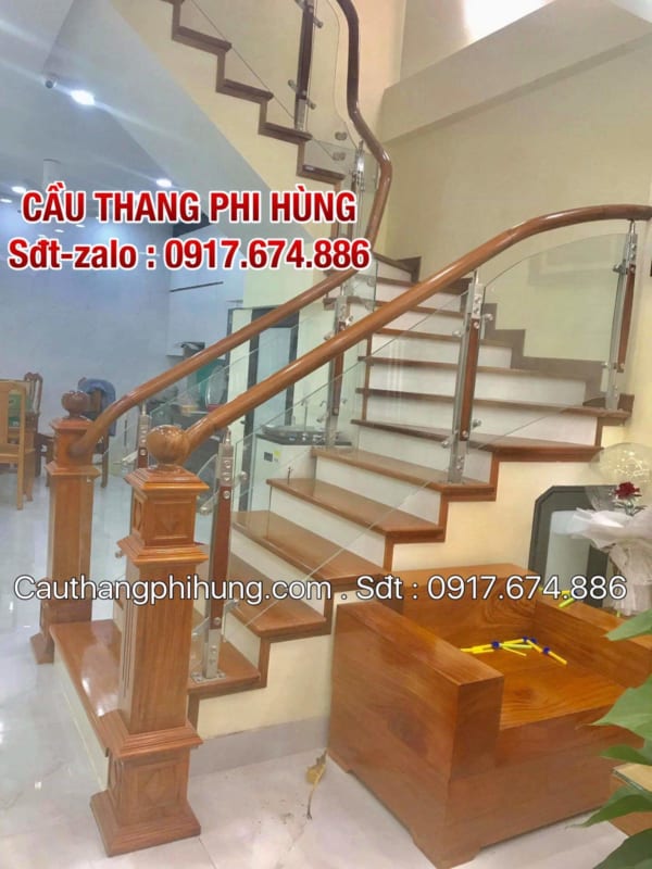 lan can cầu thang kính đẹp, Lan can cầu thang kính tay vịn gỗ