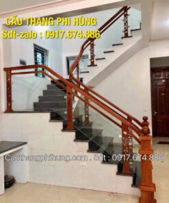 100 mẫu cầu thang kính, Cầu thang kính cường lực đẹp tay vịn gỗ tại Hà Nội