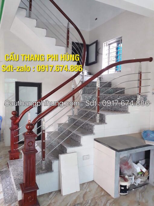 Báo giá lan can cầu thang inox, Lan can cầu thang inox đẹp tay vịn gỗ tại Hà Nội