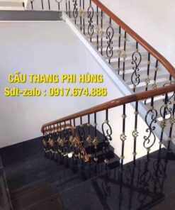 Lan can cầu thang sắt tại Hà Nội, Cầu thang sắt tay vịn gỗ