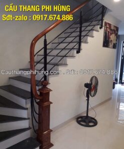Lan can cầu thang sắt tay vịn gỗ, Cầu thang sắt tay vịn gỗ