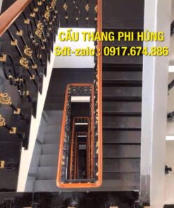 Cầu thang sắt tay vịn gỗ tại Hà Nội, Lan can cầu thang sắt gỗ đẹp tại Hà Nội