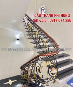 Cầu thang sắt nghệ thuật tại Hà Nội, Báo giá cầu thang sắt nghệ thuật, Cầu thang sắt tay vịn gỗ đẹp nhất