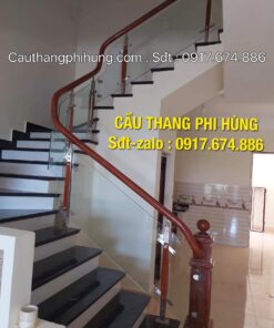 Cầu thang kính tại Hà Nội, Cầu thang kính gỗ đẹp hiện đại