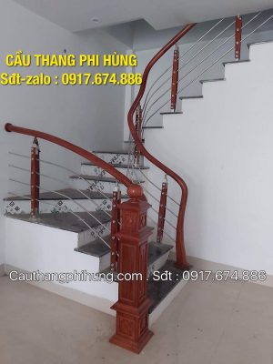100+ mẫu cầu thang inox tay vịn gỗ, Báo giá cầu thang inox tay vịn gỗ tại Hà Nội, Cầu thang inox đẹp nhất Hà Nội