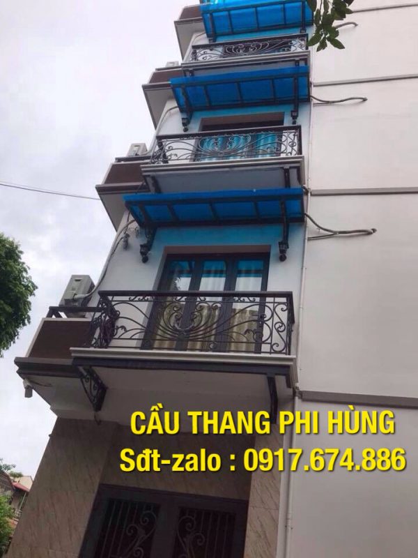 Cầu thang sắt nghệ thuật, Ban công sắt nghệ thuật tại Hà Nội