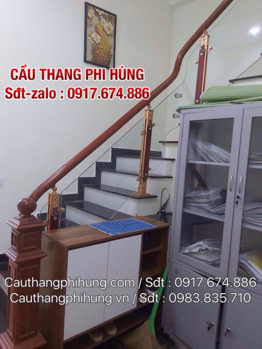 Xem ngay 210 mẫu cầu thang kính cường lực tại Hà Nội, Cầu thang kính tay vịn gỗ, tay vịn inox