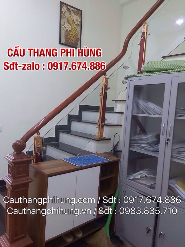 Xem ngay 210 mẫu cầu thang kính cường lực tại Hà Nội, Cầu thang kính tay vịn gỗ, tay vịn inox