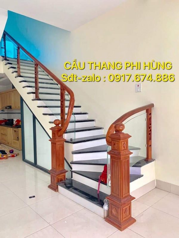Báo giá cầu thang kính tại Hưng Yên, Tổng hợp các mẫu lan can cầu thang kính tay vịn gỗ, tay vịn inox đẹp nhất tại Hưng Yên