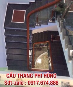 Chiêm ngưỡng mẫu cầu thang lan can kính tay vịn gỗ mới nhất, Lan can cầu thang kính cường lực đẹp hiện đại