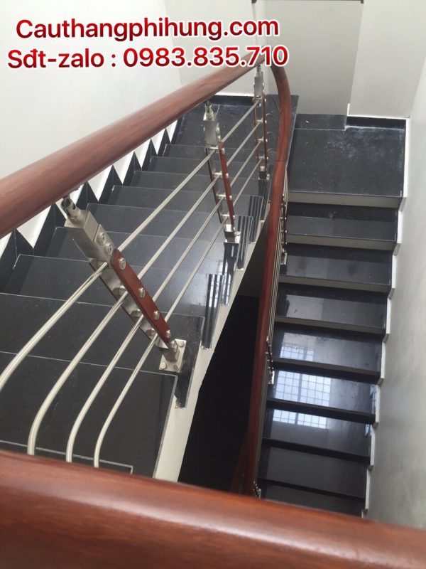 Mẫu cầu thang inox hiện đại