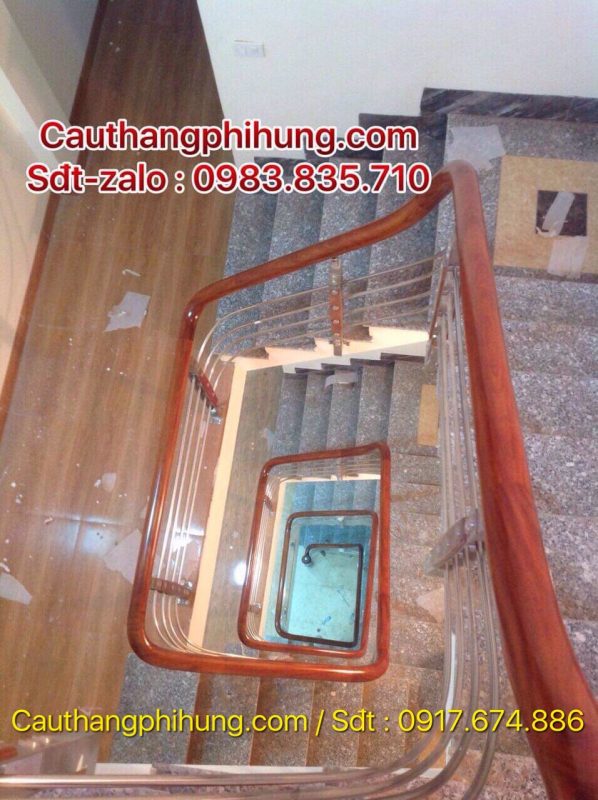 Cầu thang inox gỗ đẹp , mẫu mã đa dạng 