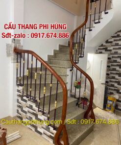 Cầu thang sắt mỹ thuật , Cầu thang sắt tay vịn gỗ tại Hà Nội