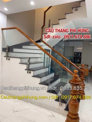 CẦU THANG LAN CAN KÍNH TAY VỊN GỖ