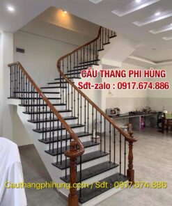 Cầu Thang Sắt Đẹp Tay Vịn Gỗ . Cầu Thang Lan Can Sắt Nghệ Thuật
