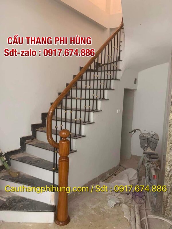 Cầu Thang Sắt Tay Vịn Gỗ Đẹp . Mẫu Cầu Thang Sắt Nghệ Thuật Đẹp