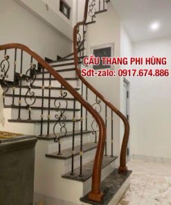 Mẫu Cầu Thang Sắt Đẹp Tay Vịn Gỗ . Cầu Thang Lan Can Sắt Nghệ Thuật