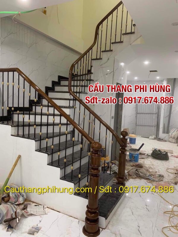 Cầu Thang Lan Can Sắt Đẹp Tay Vịn Gỗ . Cầu Thang Sắt Tại Hà Nội